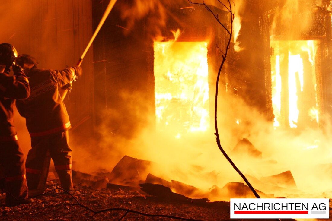 Grossbrand im Schwalm-Eder-Kreis: Lagerhalle eines Fischmarkts in Schrecksbach ging am 3.7.2025 in Flammen auf. Sachschaden 250.000 Euro.