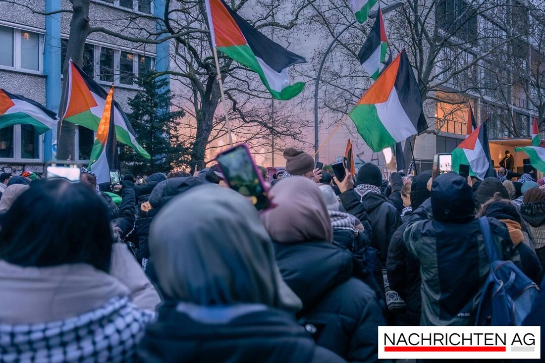 Am 3.10.2025 demonstrierten in Wiesbaden 200 Menschen pro-palästinensisch gegen den Stopp der Gaza-Hilfsflotte durch Israel.